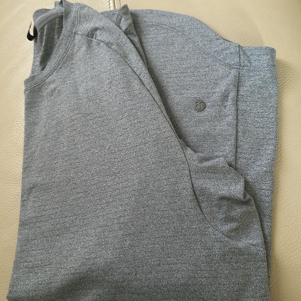 Lululemon Athletica Men’s Light Blue Sport Shirt Size M
